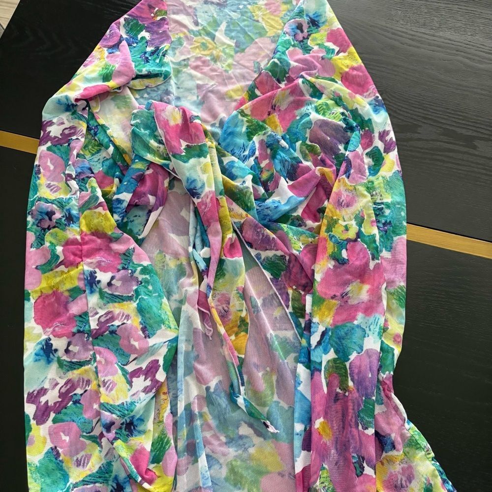 Floral 3 Piece Set Bikini and Sarong Size Small EUC - Picture 9 of 12